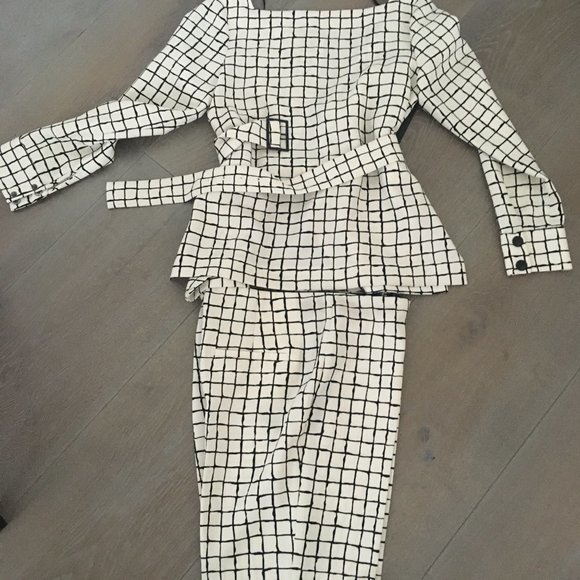 Zara Suit - Picture 3 of 12